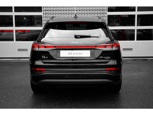 Audi Q4 e-tron S edition | Achterklep, automatisch bedienbaar | Achteruitrijcamera | Adaptive cruise control ActivLease financial lease