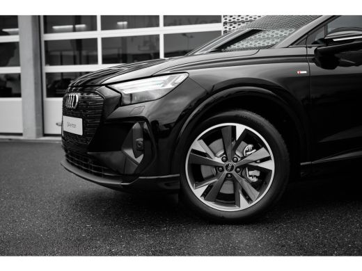 Audi Q4 e-tron S edition | Achterklep, automatisch bedienbaar | Achteruitrijcamera | Adaptive cruise control ActivLease financial lease