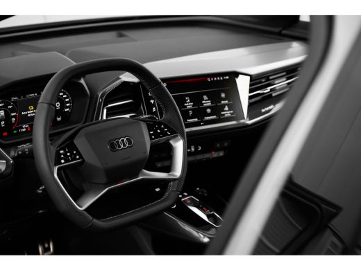 Audi Q4 e-tron S edition | Achterklep, automatisch bedienbaar | Achteruitrijcamera | Adaptive cruise control ActivLease financial lease