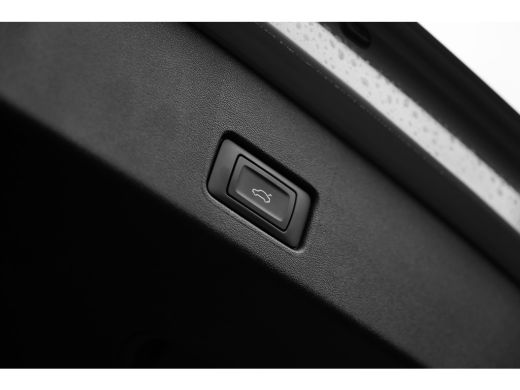 Audi Q4 e-tron S edition | Achterklep, automatisch bedienbaar | Achteruitrijcamera | Adaptive cruise control ActivLease financial lease