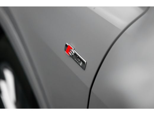 Audi Q4 e-tron S edition | Achterklep, automatisch bedienbaar | Achteruitrijcamera | Adaptive cruise control ActivLease financial lease