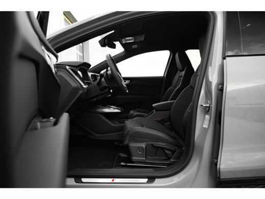 Audi Q4 e-tron S edition | Achterklep, automatisch bedienbaar | Achteruitrijcamera | Adaptive cruise control ActivLease financial lease