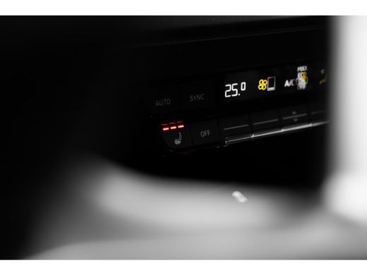 Audi Q4 e-tron S edition | Achterklep, automatisch bedienbaar | Achteruitrijcamera | Adaptive cruise control ActivLease financial lease