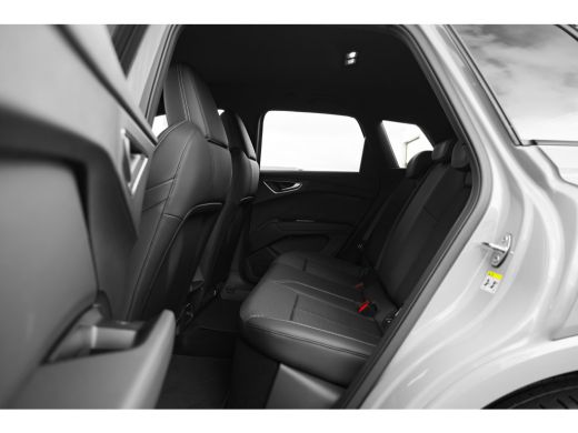 Audi Q4 e-tron S edition | Achterklep, automatisch bedienbaar | Achteruitrijcamera | Adaptive cruise control ActivLease financial lease