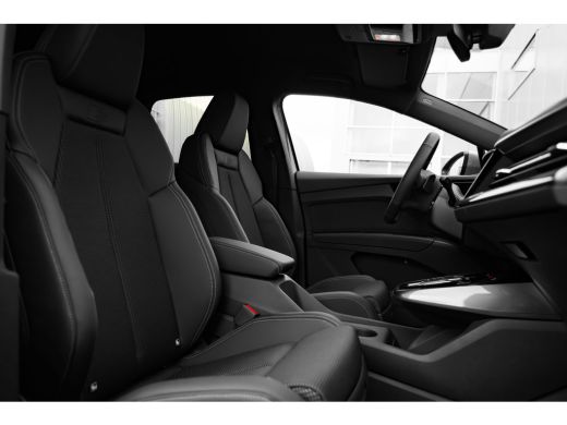 Audi Q4 e-tron S edition | Achterklep, automatisch bedienbaar | Achteruitrijcamera | Adaptive cruise control ActivLease financial lease