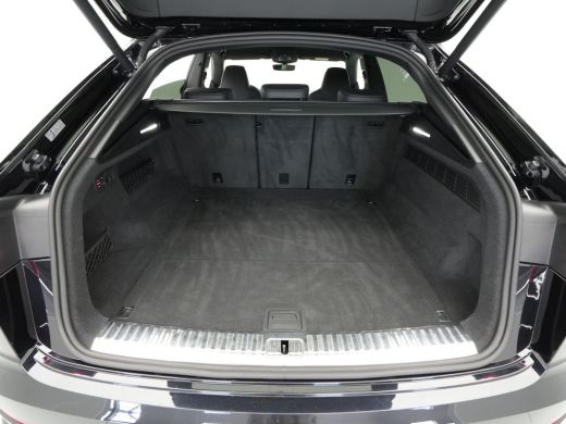 Audi Q8 50 TDI quattro Pro Line Plus S Line Navigatie Luchtvering Trekhaak Camera Pdc Acc 20 ActivLease financial lease