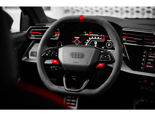 Audi RS3 Sportback 2.5 TFSI RS 3 quattro | Cruise control | Keyless entry/start | Parkeer assistent ActivLease financial lease