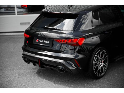 Audi RS3 Sportback 2.5 TFSI RS 3 quattro | Cruise control | Keyless entry/start | Parkeer assistent ActivLease financial lease
