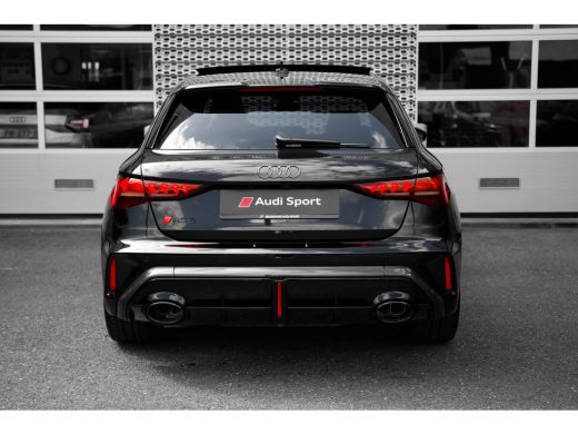 Audi RS3 Sportback 2.5 TFSI RS 3 quattro | Cruise control | Keyless entry/start | Parkeer assistent ActivLease financial lease