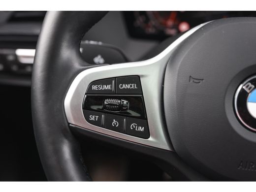 BMW 1 Serie 118i High Executive M Sport Automaat / Panoramadak / Sportstoelen / Achteruitrijcamera / Adaptiev... ActivLease financial lease