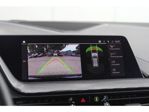 BMW 1 Serie 118i High Executive M Sport Automaat / Panoramadak / Sportstoelen / Achteruitrijcamera / Adaptiev... ActivLease financial lease