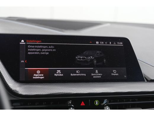BMW 1 Serie 118i High Executive M Sport Automaat / Panoramadak / Sportstoelen / Achteruitrijcamera / Adaptiev... ActivLease financial lease