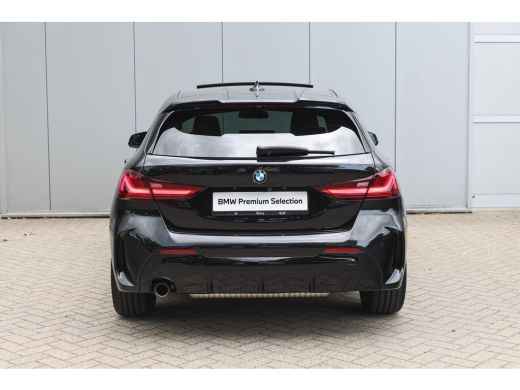 BMW 1 Serie 118i High Executive M Sport Automaat / Panoramadak / Sportstoelen / Achteruitrijcamera / Adaptiev... ActivLease financial lease
