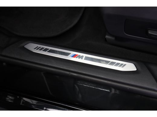 BMW 1 Serie 120 High Executive M Sport Automaat / Panoramadak / Sportstoelen / M Adaptief onderstel / Adaptie... ActivLease financial lease