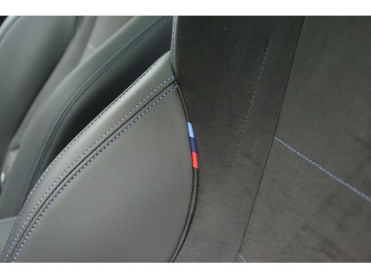 BMW 1 Serie 120 High Executive M Sport Automaat / Panoramadak / Sportstoelen / M Adaptief onderstel / Adaptie... ActivLease financial lease