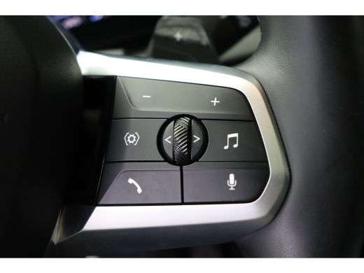 BMW 1 Serie 120 High Executive M Sport Automaat / Panoramadak / Sportstoelen / M Adaptief onderstel / Adaptie... ActivLease financial lease