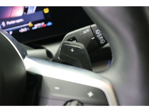 BMW 1 Serie 120 High Executive M Sport Automaat / Panoramadak / Sportstoelen / M Adaptief onderstel / Adaptie... ActivLease financial lease