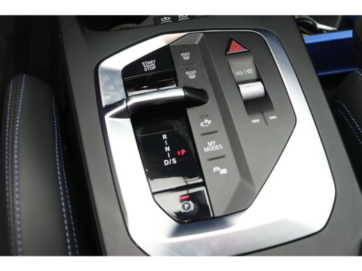 BMW 1 Serie 120 High Executive M Sport Automaat / Panoramadak / Sportstoelen / M Adaptief onderstel / Adaptie... ActivLease financial lease