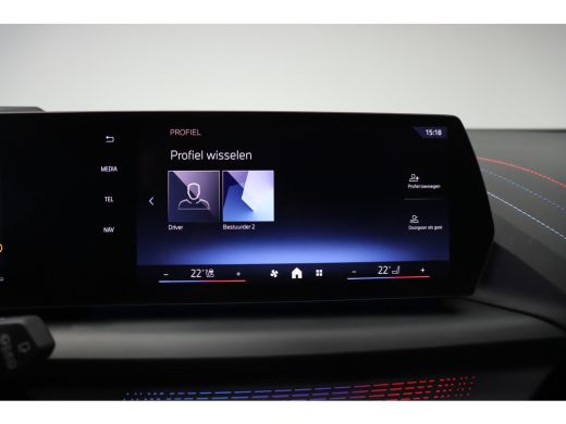 BMW 1 Serie 120 High Executive M Sport Automaat / Panoramadak / Sportstoelen / M Adaptief onderstel / Adaptie... ActivLease financial lease