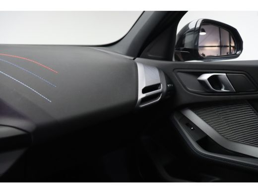BMW 1 Serie 120 High Executive M Sport Automaat / Panoramadak / Sportstoelen / M Adaptief onderstel / Adaptie... ActivLease financial lease