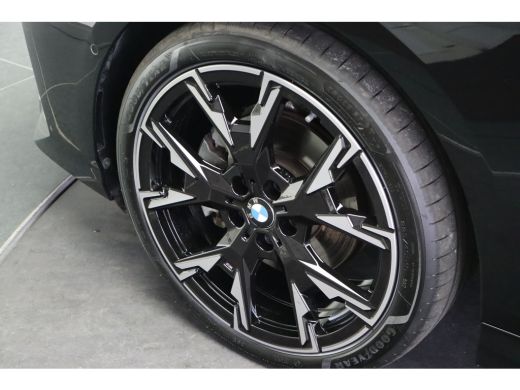 BMW 1 Serie 120 High Executive M Sport Automaat / Panoramadak / Sportstoelen / M Adaptief onderstel / Adaptie... ActivLease financial lease