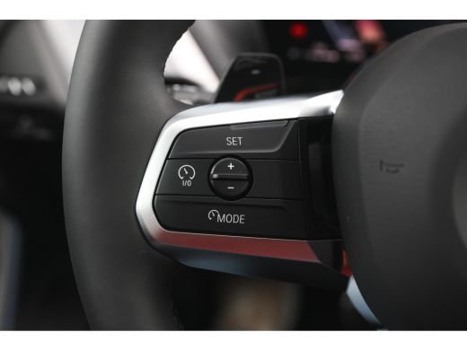 BMW 2 Serie 220 High Executive M Sport Automaat / Panoramadak / Sportstoelen / M Adaptief onderstel / Comfort... ActivLease financial lease