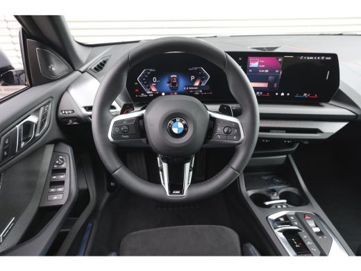BMW 2 Serie 220 High Executive M Sport Automaat / Panoramadak / Sportstoelen / M Adaptief onderstel / Comfort... ActivLease financial lease