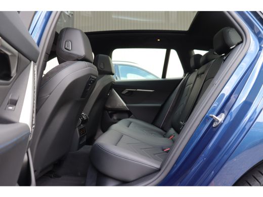 BMW 5 Serie Touring 530e M Sport Automaat / Panoramadak / Trekhaak / Stoelventilatie / Comfort Access / Adapt... ActivLease financial lease