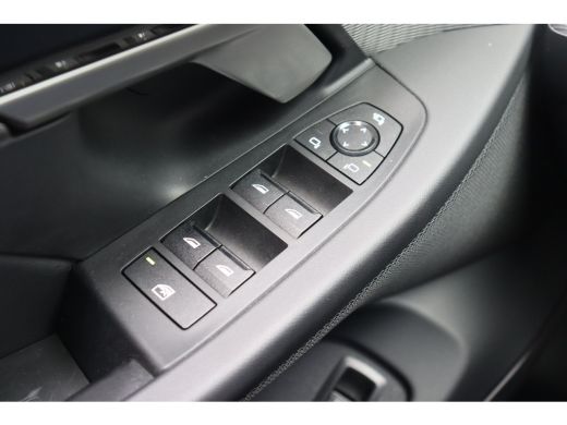 BMW 5 Serie Touring 530e M Sport Automaat / Panoramadak / Trekhaak / Stoelventilatie / Comfort Access / Adapt... ActivLease financial lease