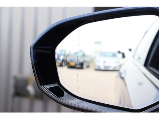 BMW 5 Serie Touring 530e M Sport Automaat / Panoramadak / Trekhaak / Stoelventilatie / Comfort Access / Adapt... ActivLease financial lease