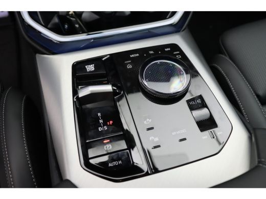 BMW X3 M50 xDrive M Sport / Panoramadak / Trekhaak / Sportstoelen / Stoelventilatie / Parking Assistant ... ActivLease financial lease