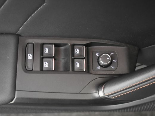 CUPRA Leon Sportstourer VZ e-Hybrid 245pk Trekhaak | Stoelverwarming | Camera | Keyless | Navigatie | App connect | Park ... ActivLease financial lease