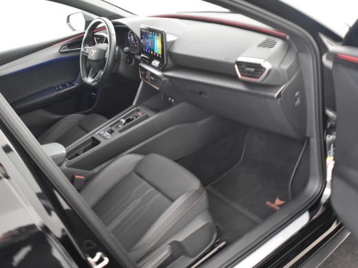CUPRA Leon Sportstourer VZ e-Hybrid 245pk Trekhaak | Stoelverwarming | Camera | Keyless | Navigatie | App connect | Park ... ActivLease financial lease