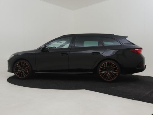 CUPRA Leon Sportstourer VZ e-Hybrid 245pk Trekhaak | Stoelverwarming | Camera | Keyless | Navigatie | App connect | Park ... ActivLease financial lease