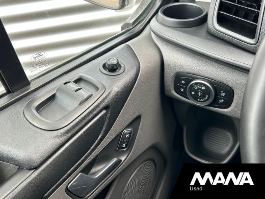 Ford Transit Custom 320 2.0TDCI 130PK L2H1 Automaat Trend DC Airco Trekhaak 6 Zits Cruise Carplay ActivLease financial lease