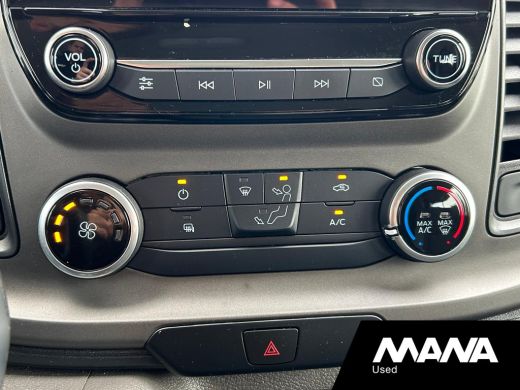 Ford Transit Custom 320 2.0TDCI 130PK L2H1 Automaat Trend DC Airco Trekhaak 6 Zits Cruise Carplay ActivLease financial lease