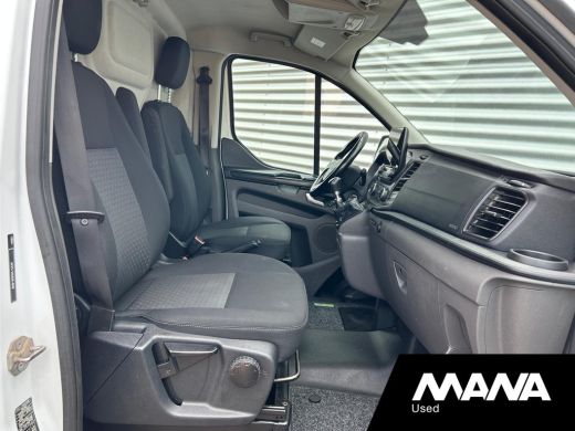 Ford Transit Custom 320 2.0TDCI 130PK L2H1 Trend Trekhaak Airco Navi Carplay ActivLease financial lease