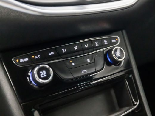 Opel Astra Sports Tourer 1.2 Sport (APPLE CARPLAY, NAVIGATIE, ADAPTIVE CRUISE, CLIMATE, CAMERA, TREKHAAK, LE... ActivLease financial lease