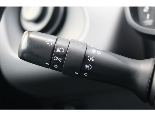 Peugeot 108 1.0 e-VTi Active | Airco | Elek. Spiegels | Elek. Ramen | Bluetooth | Leder Stuurw. | Airco | Ele... ActivLease financial lease