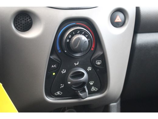 Peugeot 108 1.0 e-VTi Active | Airco | Elek. Spiegels | Elek. Ramen | Bluetooth | Leder Stuurw. | Airco | Ele... ActivLease financial lease