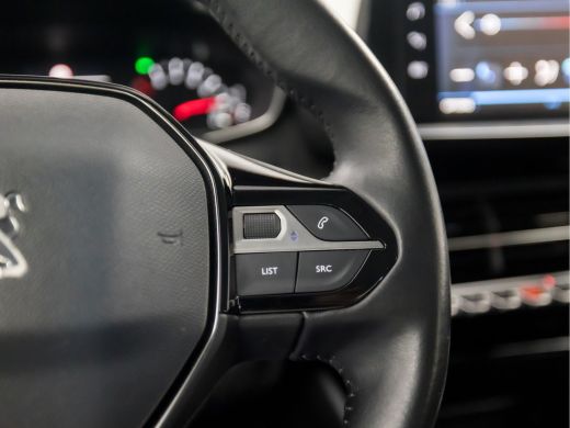 Peugeot 2008 1.2 PureTech Sport (APPLE CARPLAY, GROOT NAVI, TREKHAAK, PARKEERSENSOREN, SPORTSTOELEN, CRUISE, L... ActivLease financial lease
