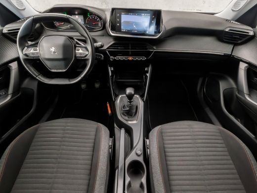 Peugeot 2008 1.2 PureTech Sport (APPLE CARPLAY, GROOT NAVI, TREKHAAK, PARKEERSENSOREN, SPORTSTOELEN, CRUISE, L... ActivLease financial lease