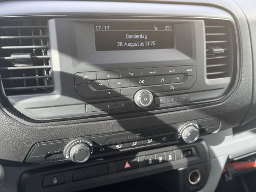 Peugeot Expert 2.0 BlueHDI 120 Long Premium DC 6 Persoons! | 2 Schuifdeuren | getint glas | Bluetooth | Airco | ... ActivLease financial lease