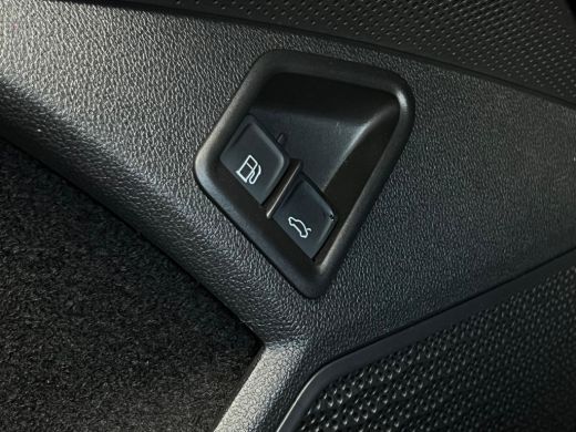 Skoda Kodiaq 1.5 TSI iV PHEV 204 pk Sportline Business | Trekhaak | A-uitrijcamera | Stoel verwarming | ActivLease financial lease