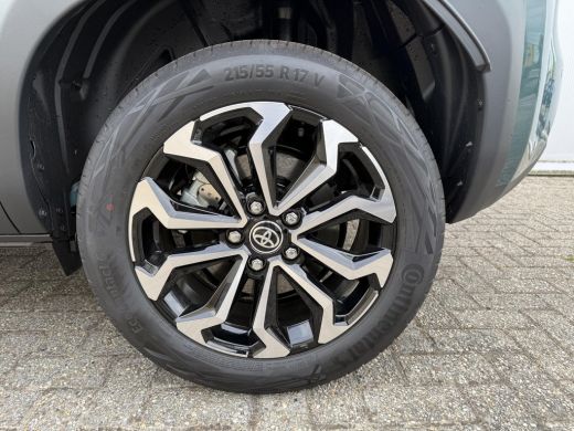 Toyota Yaris Cross 1.5 Hybrid 115 Dynamic **STOEL EN STUURWIELVERWARMING/ DODEHOEK DETECTIE/ PARKEERSENSOREN** ActivLease financial lease