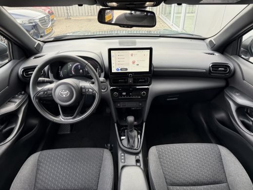 Toyota Yaris Cross 1.5 Hybrid 115 Dynamic **STOEL EN STUURWIELVERWARMING/ DODEHOEK DETECTIE/ PARKEERSENSOREN** ActivLease financial lease