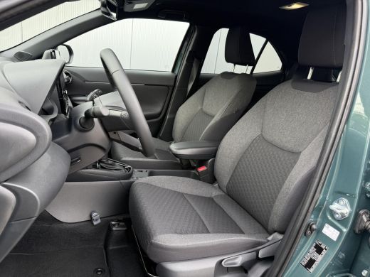 Toyota Yaris Cross 1.5 Hybrid 115 Dynamic **STOEL EN STUURWIELVERWARMING/ DODEHOEK DETECTIE/ PARKEERSENSOREN** ActivLease financial lease