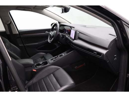 Volkswagen Golf 1.4 eHybrid Style Leder interieur | Panoramadak | Head-Up Display | Achteruitrijcamera | Binnensp... ActivLease financial lease