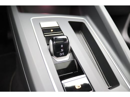 Volkswagen Golf 1.4 eHybrid Style Leder interieur | Panoramadak | Head-Up Display | Achteruitrijcamera | Binnensp... ActivLease financial lease