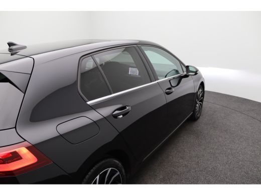 Volkswagen Golf 1.4 eHybrid Style Leder interieur | Panoramadak | Head-Up Display | Achteruitrijcamera | Binnensp... ActivLease financial lease